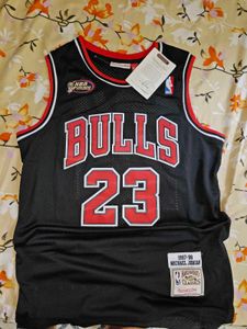 Chicago Bulls Michael Jordan Jersey M