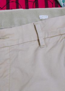 Beige Levi&#39;s Casual Pants