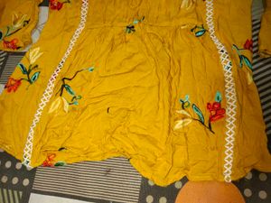 Floral Embroidered Top Xxl