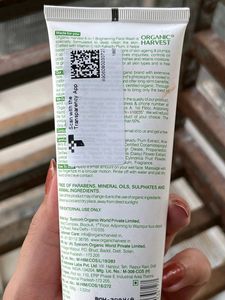 Organic Harvest 6 In 1 Brightening Face Wash
