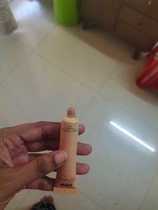 Nykaa Skingenius Sculpting And Dewy Foundation
