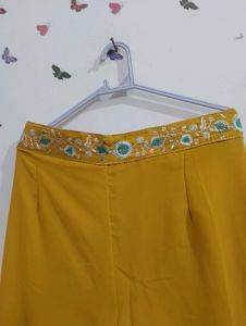 🆕 💛Embroidered Lehenga Pant Set