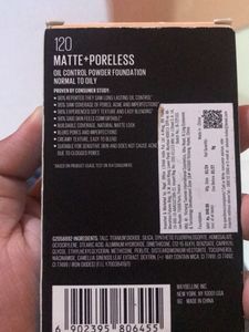 Matte poreless Foundation