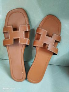 Chic Brown Slides