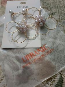 URGENT SELLING. White Gold Earrings from Urbanic.