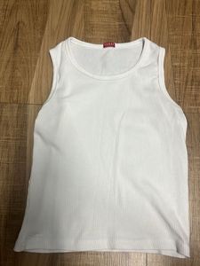 White Solid Regular Fit Sleeveless Top