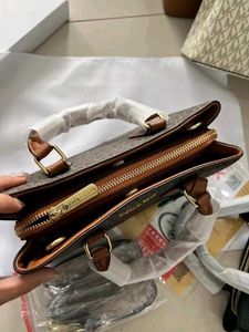 MICHAEL KORS NEW SLING BAG WITH BOX