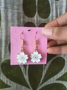 White Flower And Pink Rabbit Earings