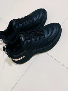 Skechers Sneakers brand new