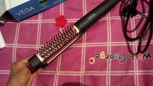 VEGA Glam Shine 2 in 1 Hair Straightener &amp; Brush