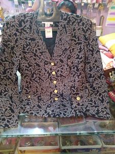printed blazer with pocket design...