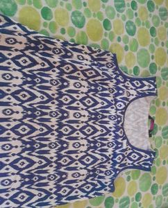 Blue N White Motifs Kurta, Sleeveless+ 1
