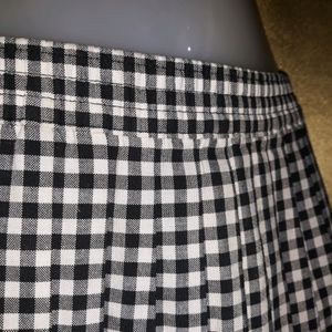 PRE-LOVED | B&amp;W Checked Skirt with Pleating