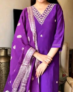 Embroidery Chanderi Silk Kurta Set🥺🥺🎉❄️🦋
