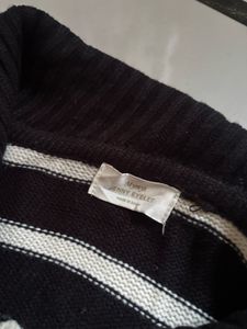 Price DropWoolen Striped Knit Set