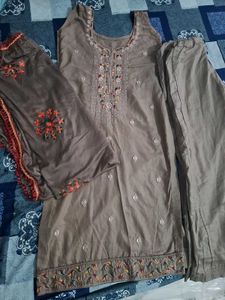 Pant Suit With Beautiful Dupatta 😍