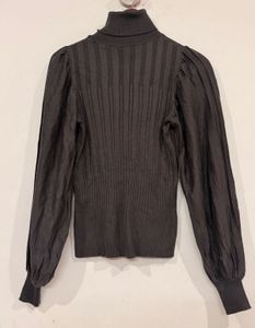 Turtleeck with puffed sleeve top