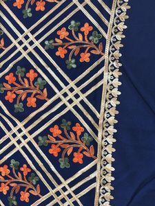 BRAND NEW WOOLLEN SHAWL