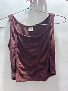 Cinnamon square neck sleeveless top