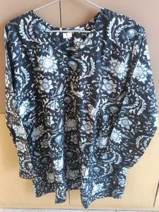 Black Floral Trendy V-neck Short Kurta Top