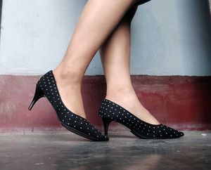 Dressberry Black Suede Heel