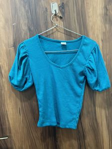 TShirt/Top With Balloon Sleeves