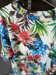 Smart Multicolour Top With Black Lower