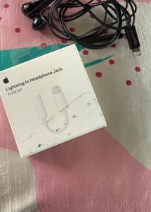 COMBO— Wired Earbuds + LightiningToAux Cable