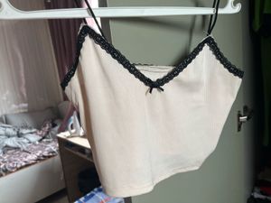 Savana white and black bow tank top
