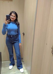 Bootcut dark blue jean