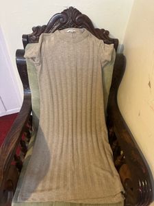 H&amp;M Ribbed Knit Top Size L With A Precious Freebie