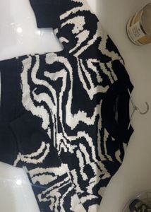 Forever 21 Black N White Cardigan Sweater Brandnew