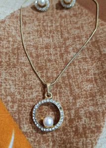 Beautiful Locket With Their Hoops ❤️