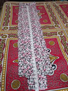 Beautiful Flower Print Kurt And Pant Set.