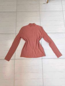 BODY FITTING NUDE PINKISH TOP