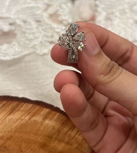 AD Sparkling Floral Earrings