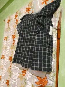 Checkered Ruffle Sleeve Top