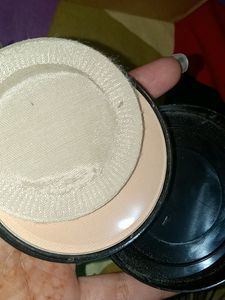 Huda Beauty Compact Powder