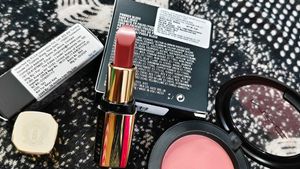Mac Powder Blush With Bobbi Brown Lipstick