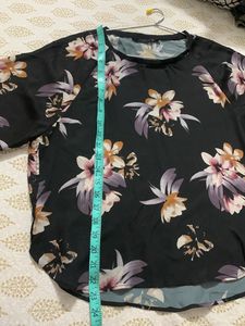 ONLY floral Black boxy Top