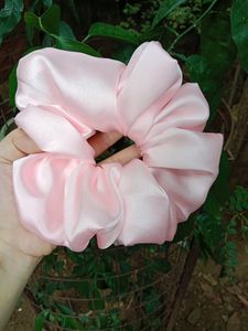Large Fluffy Babypink Scrunchies 💓