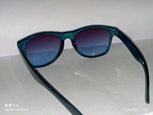 RAY-BAN SUNGLASSES Unused