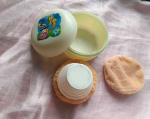 Vintage Compact Powder Puff Box