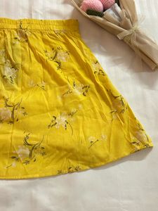 *NEW* Yellow Mini Skirt💛