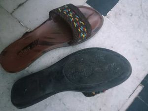 slippers / sliders