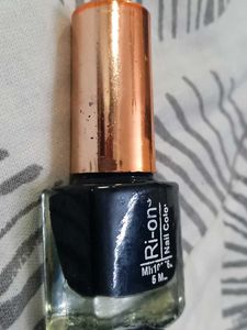 Ri-on Black Nailpaint