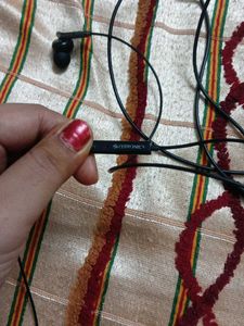 Black Wired Earbuds
