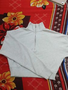 Cozy off white Pullover Sweatshirt