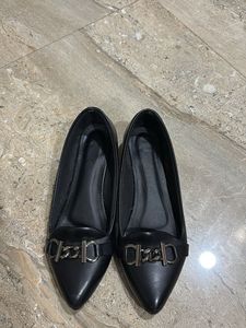 Black Pumps