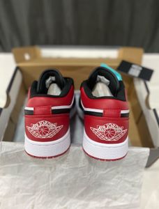 Air Jordan 1 Low Bred Toe